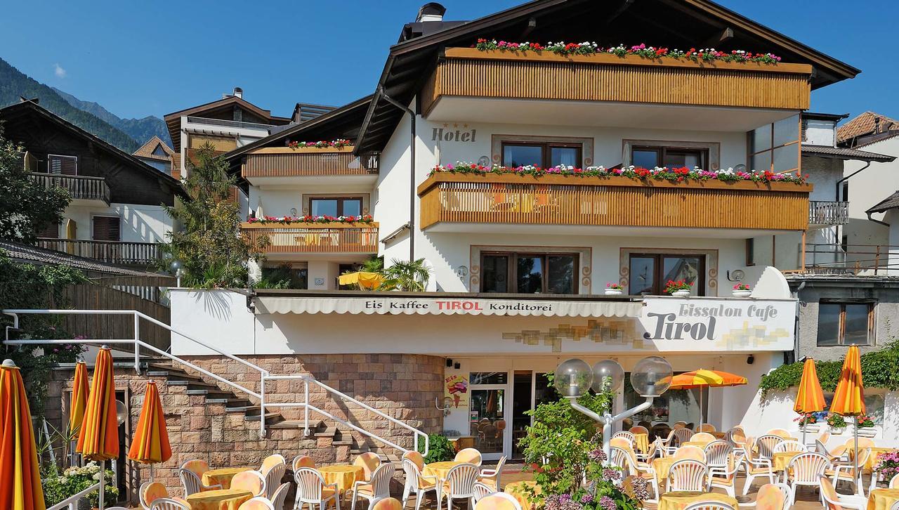 Hotel Tirol Екстериор снимка